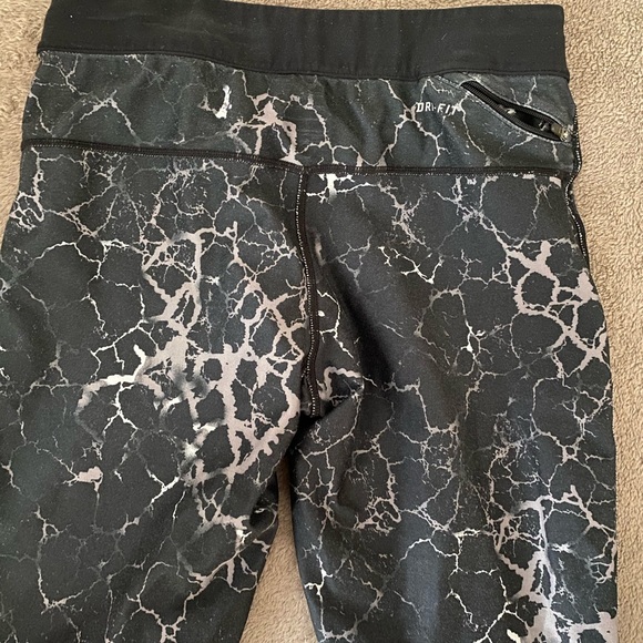 Nike workout leggings - Picture 3 of 4